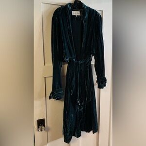 Emerald crushed velvet trench coat Cupcakes & Cashmere. Gently worn XL